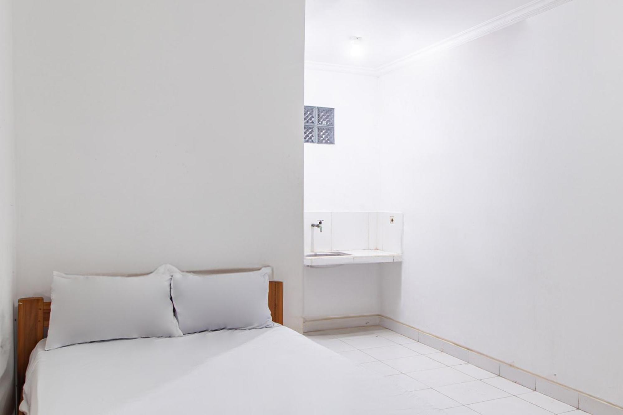 Oyo Life 93504 Kost Krisna Temukus Exterior foto
